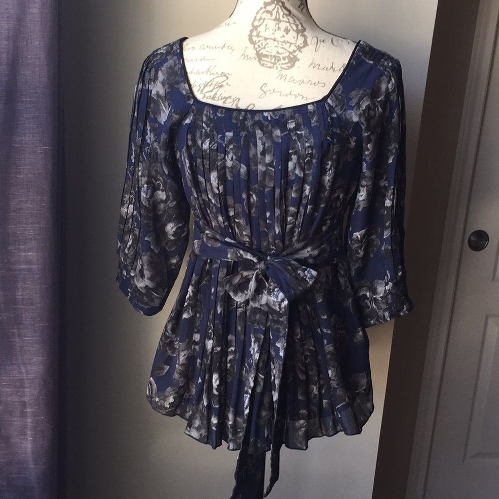 Blouse - Picture 2 of 2
